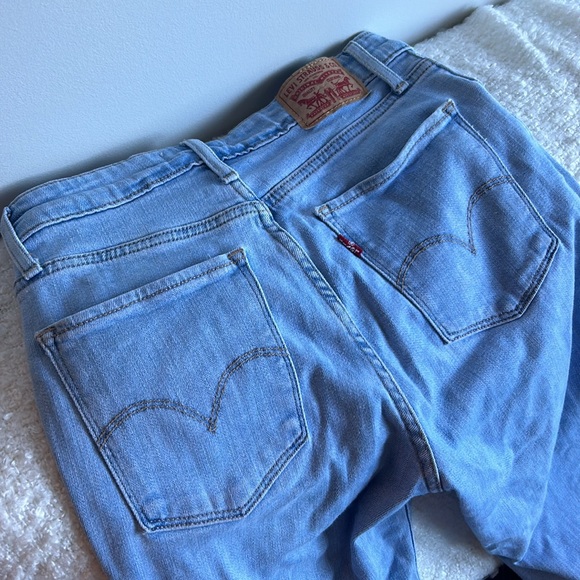 Levi’s 721 High Rise Skinny Jeans - Picture 3 of 4